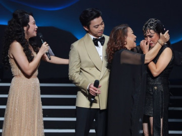 Phương Thanh khóc nghẹn trong vòng tay đồng nghiệp