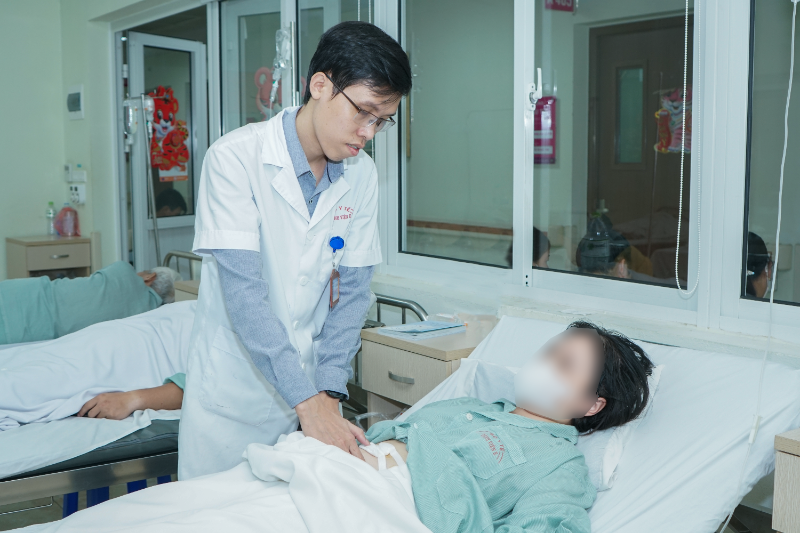 Cô gái 20 tuổi bị đảo ngược phủ tạng hiếm gặp, có trái tim nằm bên phải. Ảnh: BVCC