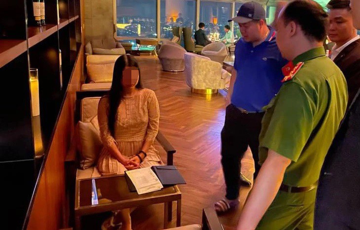 Công an đã đến làm việc với Liên. Ảnh cắt từ video.