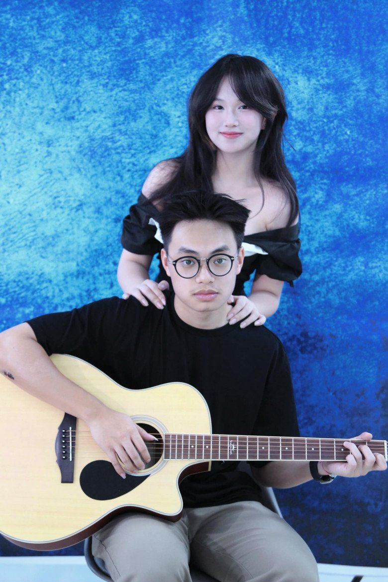Bi Béo nhà Xuân Bắc to cao sừng sững bên bố mẹ trong lễ trưởng thành, cõng bố amp;#34;ngon ơamp;#34; trên vai - 9
