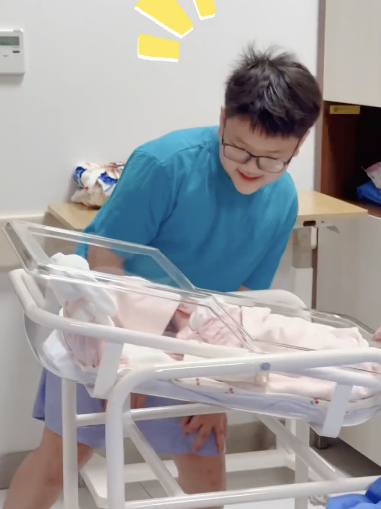 Thu Quỳnh sinh mổ lần 2 nhẹ nhàng như đi dạo, sự xuất hiện của chàng trai đặc biệt gây chú ý - 8