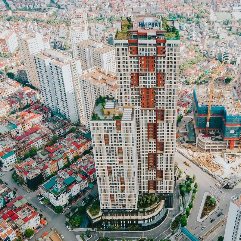 Tòa nhà HPC Landmark 105 tọa lạc trên tuyến phố Tố Hữu, quận Hà Đông, Hà Nội có vị trí đắc địa ngay ngã ba Tố Hữu – Văn Khê trong quần thể KĐT Văn Khê.
