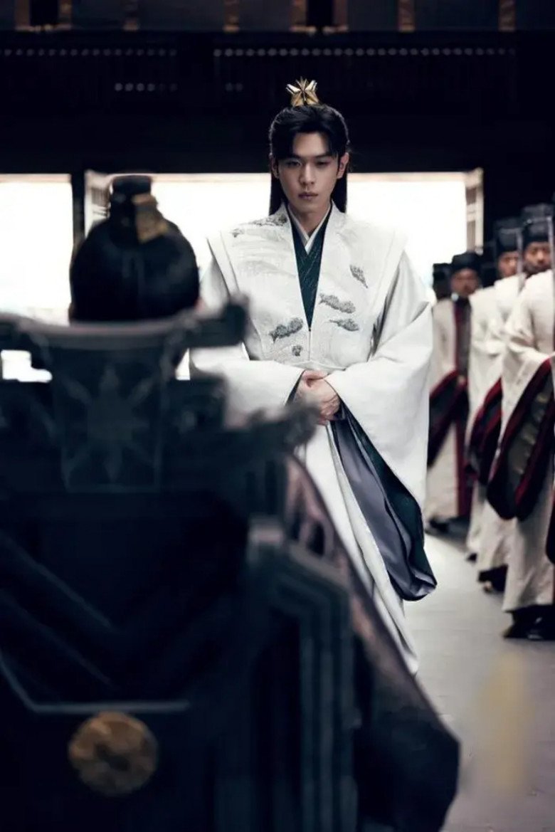 Giải mã Khánh Dư Niên 2: Bộ phim khiến 18 triệu người chờ xem vì nam chính diễn xuất amp;#34;phong thầnamp;#34; - 6