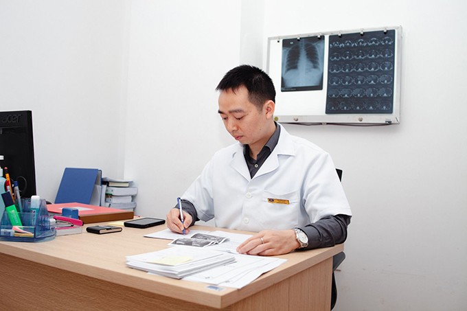 Theo bác sĩ Cảnh, chế độ ăn nhiều chất xơ, thịt cá vừa đủ là cách giúp ngừa ung thư đường tiêu hóa. Ảnh: BSCC.