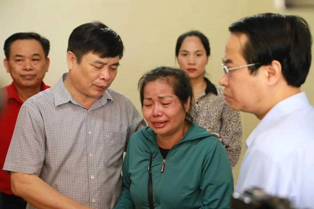 Lãnh đạo tỉnh Thái Bình thăm hỏi, động viên và hỗ trợ kinh phí cho gia đình cháu bé 5 tuổi xấu số.