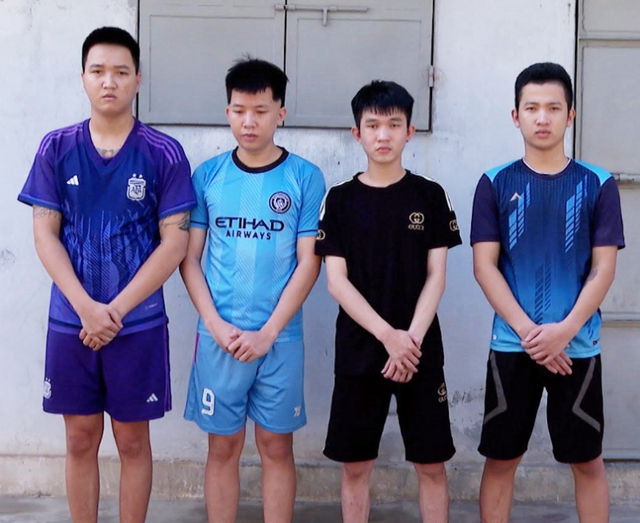Nhóm đối tượng lừa đảo bị bắt giữ. Ảnh: Cơ quan Công an.