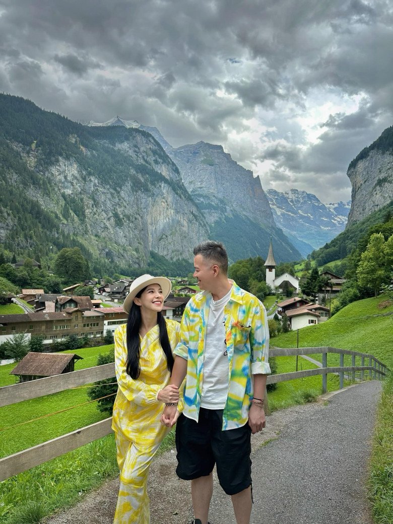 Lưu Đê Ly diện đồ đôi với chồng khi du lịch châu Âu, nhìn đồ Huy DX mặc biết ngay cưng vợ như trứng - 7