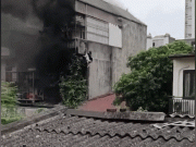 Clip Eva - 3 phút phá 'chuồng cọp' cứu người trong ngôi nhà cháy