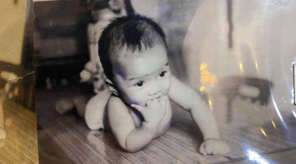 Hình ảnh ngày nhỏ được Đàm Vĩnh Hưng chia sẻ với người hâm mộ.