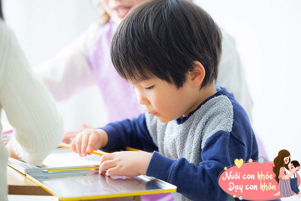 Quy luật rượu và nước thải có ảnh hưởng nhất định đến cuộc sống của trẻ.