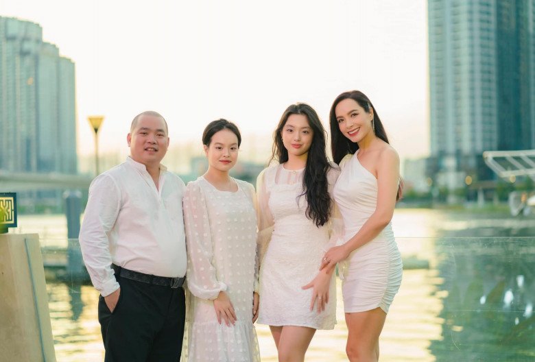 Thúy Hạnh - Minh Khang có 2 ái nữ xinh xắn Suli và Suti.