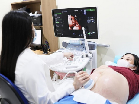 Tranh luận đề xuất phụ nữ được nghỉ khám thai tối đa 10 lần