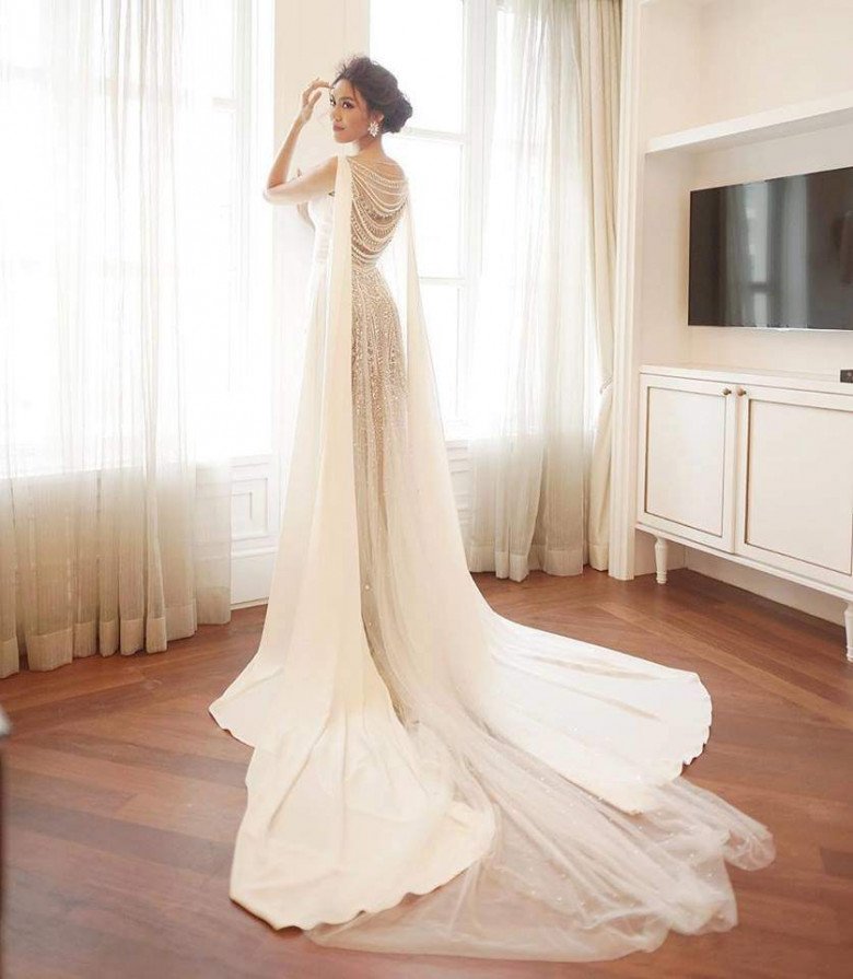 Top 5 váy cưới xa hoa nhất của các cô dâu Vbiz, Xoài Non “vượt mặt” đàn chị với thiết kế 28 tỷ - 8