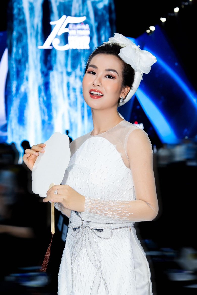 Nhan sắc 3 mỹ nhân ăn chay đẹp nhất Vbiz: Angela Phương Trinh đổi khác, có người đăng quang Hoa hậu quốc tế - 8