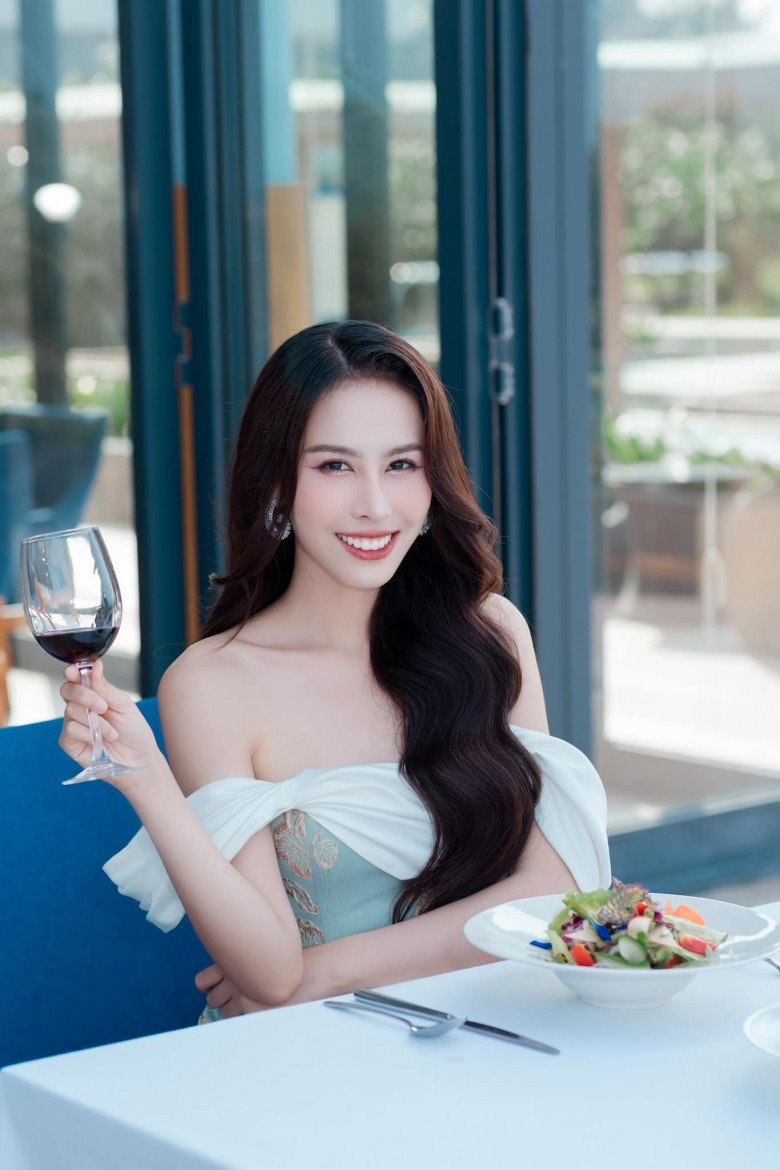Nhan sắc 3 mỹ nhân ăn chay đẹp nhất Vbiz: Angela Phương Trinh đổi khác, có người đăng quang Hoa hậu quốc tế - 9