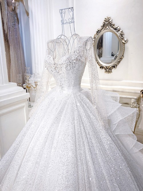 Top 5 váy cưới xa hoa nhất của các cô dâu Vbiz, Xoài Non “vượt mặt” đàn chị với thiết kế 28 tỷ - 11
