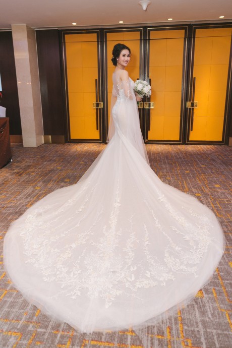 Top 5 váy cưới xa hoa nhất của các cô dâu Vbiz, Xoài Non “vượt mặt” đàn chị với thiết kế 28 tỷ - 5