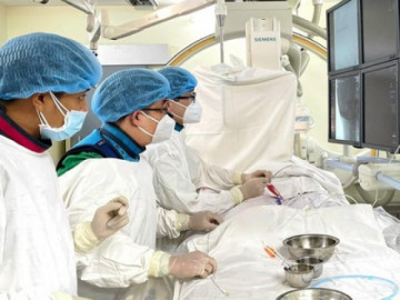 Người đàn ông đột quỵ nguy kịch sau khi nhờ chị ruột giác hơi