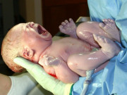 Bà bầu - Kỳ diệu: Em bé ngưng tim trong bụng mẹ được hồi sinh