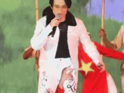 Clip Eva - VIDEO: Hà Anh Tuấn loạng choạng, ngồi thụp xuống sân khấu trên sóng trực tiếp