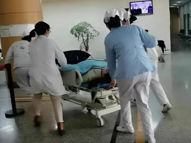 Sản phụ được yêu cầu nhanh chóng làm thủ tục mổ lấy thai. (Ảnh minh họa)