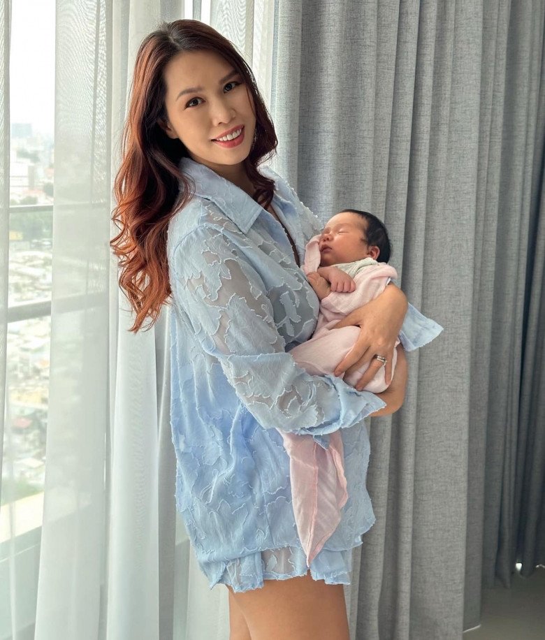 Sao Việt 24h: Hà Anh dỗi chồng Tây vì từ khi vợ sinh không làm được điều này tử tế, lần đầu khoe cận mặt con - 2