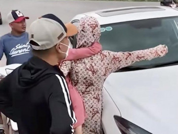 Xôn xao ở Bắc Giang: Vợ chồng đang đi đường vô tình tìm thấy ô tô bị mất gần 1 năm trời