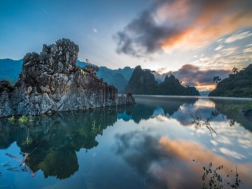 Cách Hà Nội không xa có một nơi Vịnh Hạ Long trên núi, đẹp tựa chốn thần tiên khiến ai cũng mê mẩn!