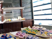 Sức khỏe - Phát hiện hàng loạt dép nhựa Trung Quốc độc hại chứa chất gây dậy thì sớm, vượt ngưỡng cho phép tới hơn 800 lần