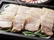 Sức khỏe - Tại sao cho thịt vào nước lạnh để luộc là sai? Lý giải của chuyên gia khiến nhiều người thay đổi hẳn cách luộc thịt