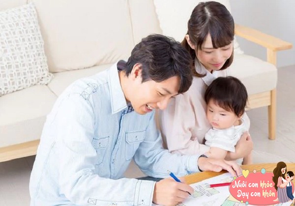 Khi dạy con tập nói, bố nên kiên nhẫn và khuyến khích trẻ tự bày tỏ ý kiến.