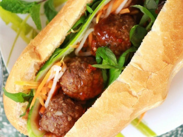 Cách làm bánh mì bò nướng thơm ngon, hấp dẫn, dùng ăn sáng hay trưa đều được của 8X Sài Gòn