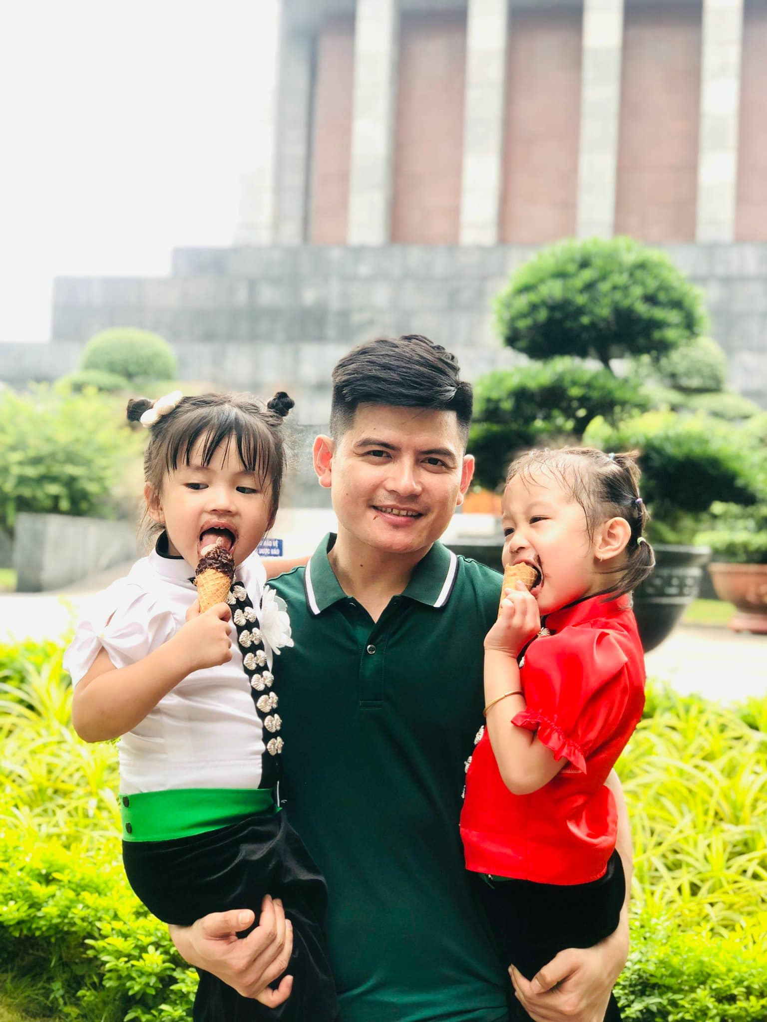 Thỏa lòng nhớ nhung, em bé Điện Biên đến Hà Nội gặp các chú bộ đội: Háo hức dậy sớm hơn cả ngày tập luyện! - 2