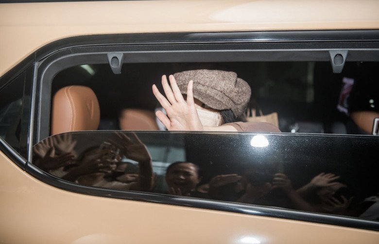 Kim Yoo Jung được chào đón bởi fan Việt (Ảnh: Nguồn Kim Yoo Jung Vietnam Fanpage).