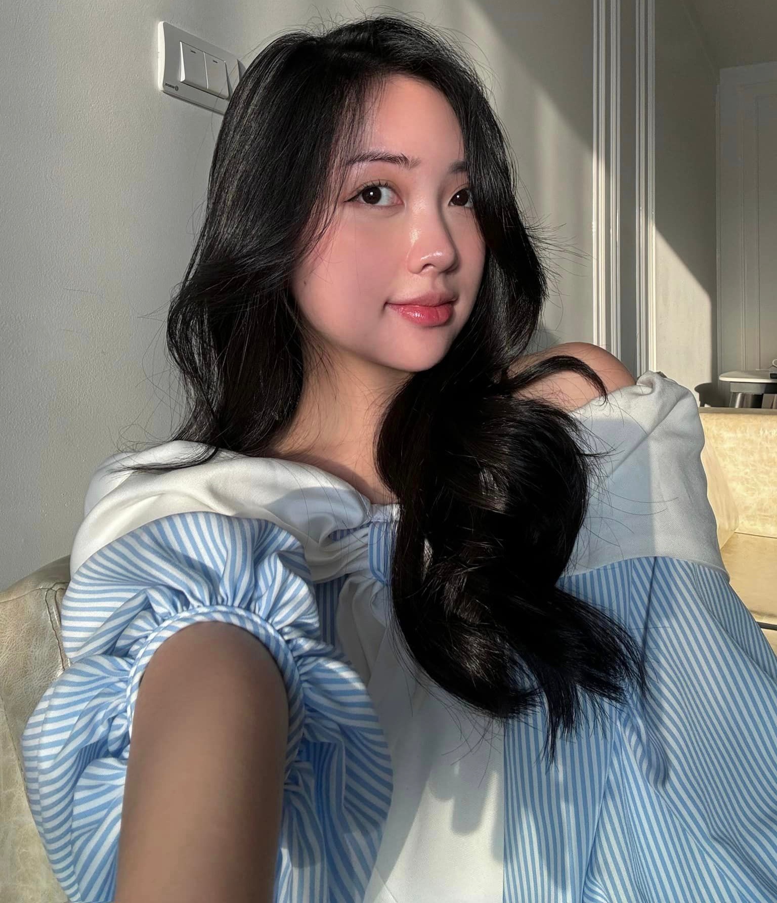 Bà xã Hà Đức Chinh bầu tháng cuối vẫn xinh lung linh.