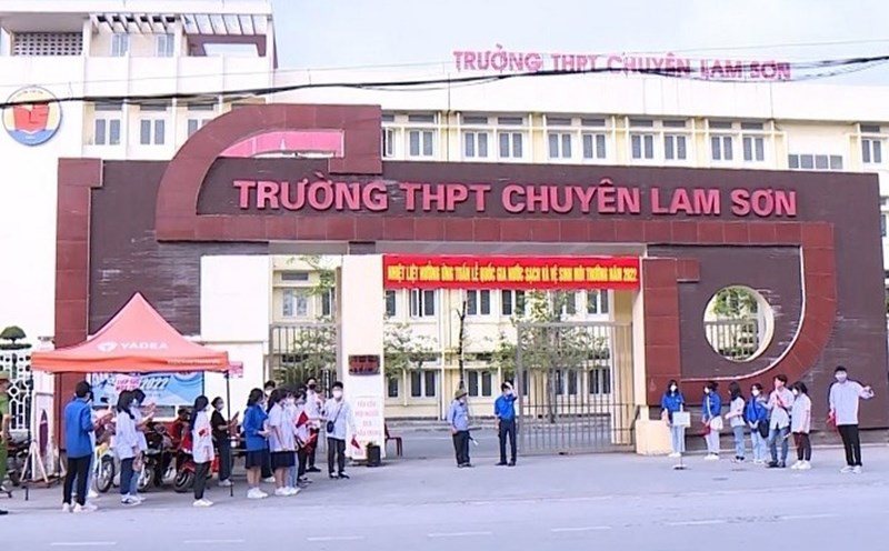 Trường THPT chuyên Lam Sơn (Thanh Hóa) trải qua hơn 90 năm hình thành và phát triển với bề dày thành tích học tập. Trong kỳ thi học sinh giỏi quốc gia năm học 2023 - 2024, đoàn Thanh Hóa có 84 học sinh đoạt giải, trong đó trường chuyên Lam Sơn có 83 em.
