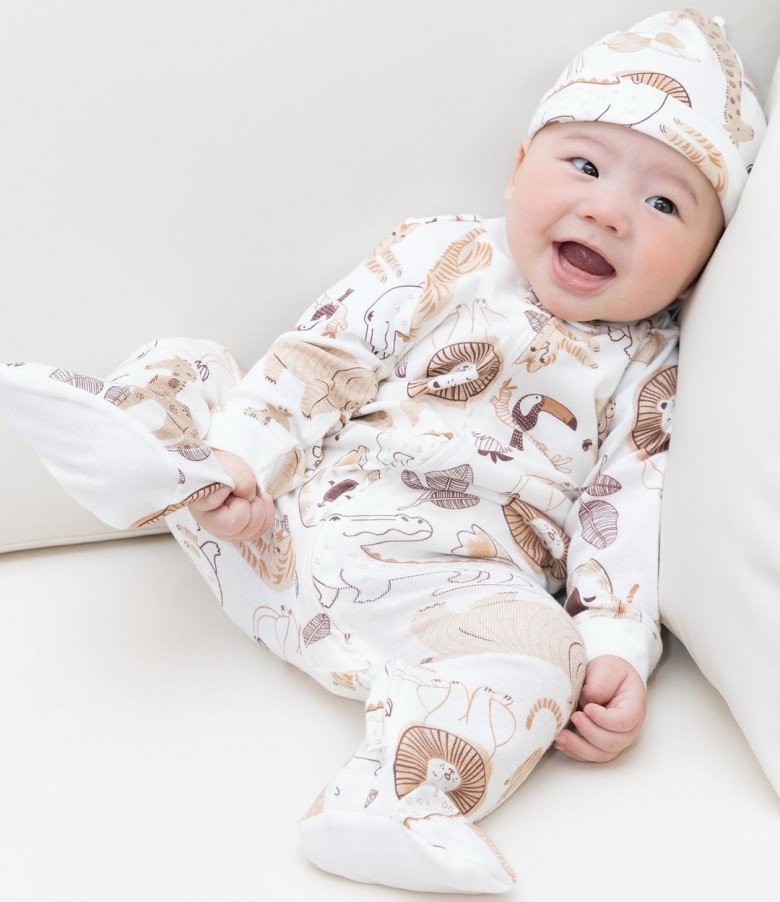 Bé TiNo khiến dân tình xuýt xoa vì ngày càng đáng yêu.