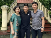 Giải trí - Vợ Quốc Tuấn hiếm hoi xuất hiện bên chồng con, vợ chồng "vỡ òa" vì con trai Bôm tốt nghiệp loại giỏi