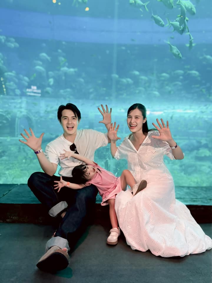 Đông Nhi và Ông Cao Thắng dành mọi điều kiện tốt nhất cho con gái.