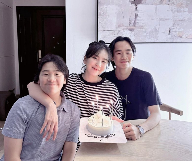 Mai Ngọc flex sự giỏi giang của 2 em trai khiến dân mạng trầm trồ.