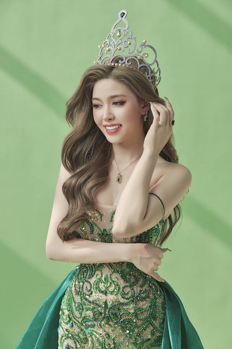 Xuất hiện thí sinh giống Rosé (BLACKPINK) tại Miss Grand 2024, là Hoa hậu từng bị tịch thu vương miện - 10