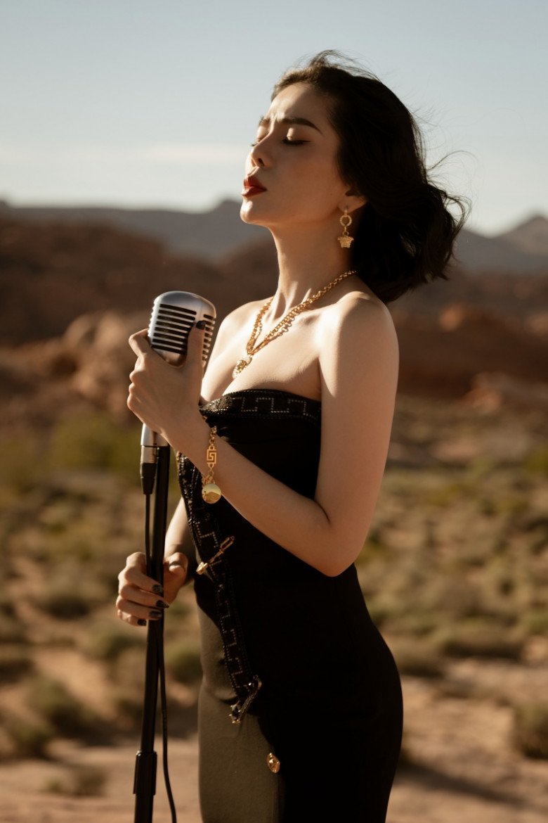 Trước khi ra mắt MV Tình chỉ đẹp khi vừa bắt đầu, Lệ Quyên có thời gian dài đi tìm sự mới mẻ cho chính mình. 