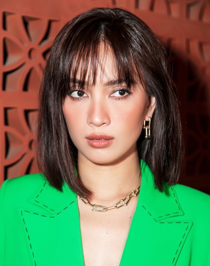 Sao Việt hiến tóc tặng bệnh nhân ung thư: Hoa hậu Ý Nhi khác lạ trước khi du học, Hoàng Oanh cắt phăng 25cm tóc - 8