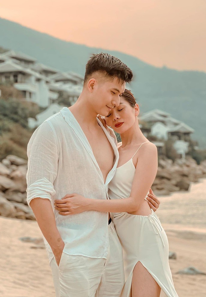 Lệ Quyên cho biết chuyện tình yêu của cô vẫn mặn nồng nhưng chưa nghĩ đến việc tổ chức đám cưới.