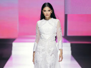 Nhan sắc Hoa hậu ở ẩn đã lâu nay tái xuất, có vẻ đẹp tự nhiên vượt cả Phạm Hương