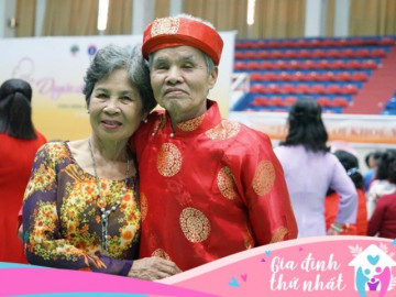 Vợ bí mật nhét vàng vào balo khi chồng đạp xe xuyên Việt và bí quyết giữ lửa của đôi U90 khiến nhiều người ngưỡng mộ