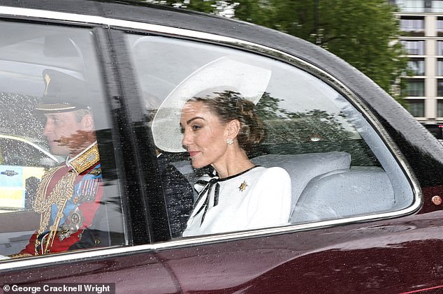 NÓNG: Vương phi Kate chính thức lộ diện công khai, sức khỏe hiện tại ra sao sau 3 tháng điều trị ung thư? - 5