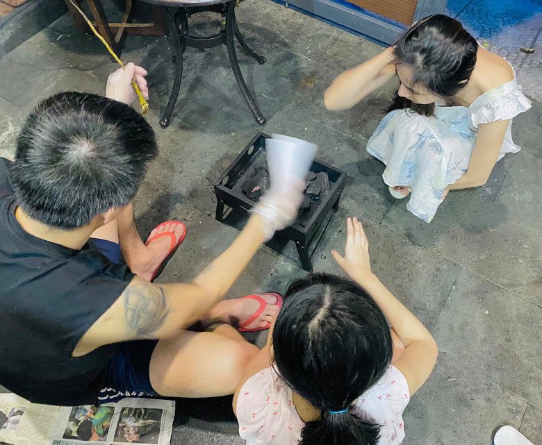 Công Vinh - Thủy Tiên có hôn nhân viên mãn hơn 10 năm.