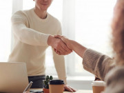 Eva tám - 8 thói quen khiến bạn “mất điểm” trong giao tiếp mà không hay biết