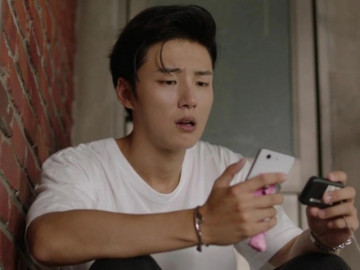 Ở nhà chăm con nhưng ngày nào cũng thấy vợ ăn diện, một lần lén đặt camera kiểm tra, tôi đứng không vững